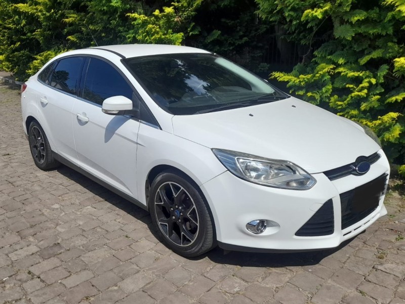 FOCUS 2.0 TITANIUM PLUS SEDAN 16V FLEX 4P AUTOMÁTICO - 2015 - FARROUPILHA
