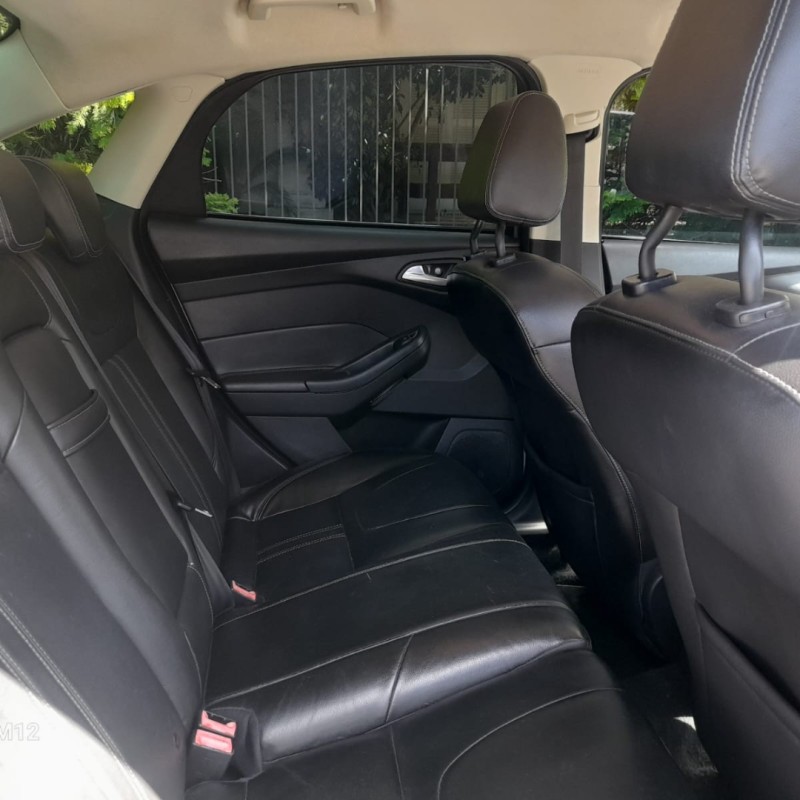 FOCUS 2.0 TITANIUM PLUS SEDAN 16V FLEX 4P AUTOMÁTICO - 2015 - FARROUPILHA