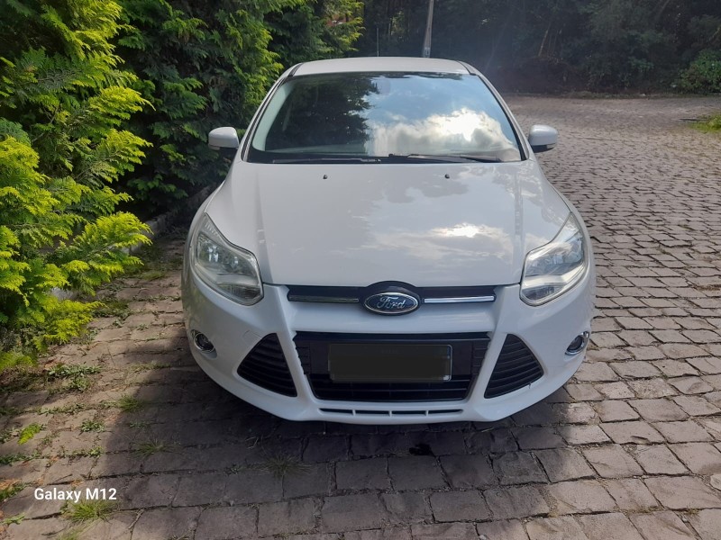FOCUS 2.0 TITANIUM PLUS SEDAN 16V FLEX 4P AUTOMÁTICO - 2015 - FARROUPILHA