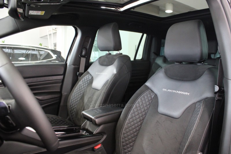 COMMANDER 2.0 HURRICANE BLACKHAWK 4X4 TURBO GASOLINA 4P AUTOMÁTICO - 2025 - CAXIAS DO SUL