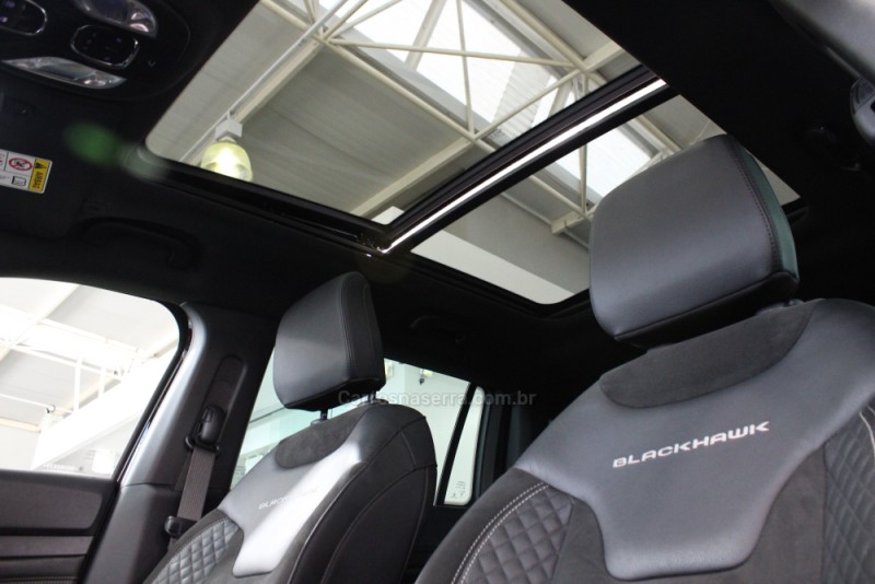 COMMANDER 2.0 HURRICANE BLACKHAWK 4X4 TURBO GASOLINA 4P AUTOMÁTICO - 2025 - CAXIAS DO SUL