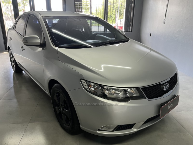 CERATO 1.6 EX2 SEDAN 16V GASOLINA 4P MANUAL - 2010 - CAXIAS DO SUL