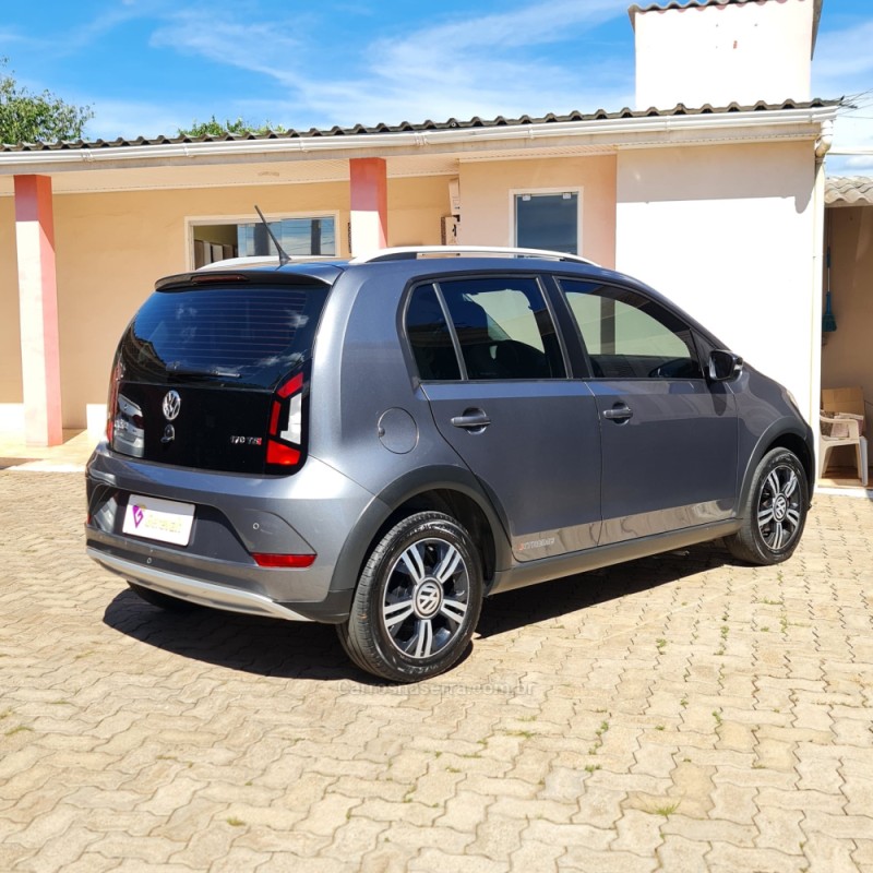 UP 1.0 TSI XTREME UP 12V FLEX 4P MANUAL - 2021 - LAGOA VERMELHA