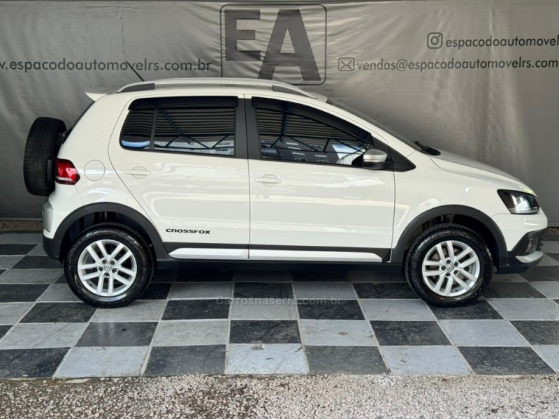 CROSSFOX 1.6 MSI FLEX 16V 4P MANUAL - 2016 - NOVA PRATA