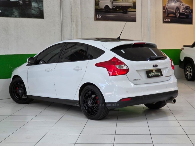 FOCUS 2.0 SE PLUS 16V FLEX 4P AUTOMÁTICO - 2015 - SAPUCAIA DO SUL