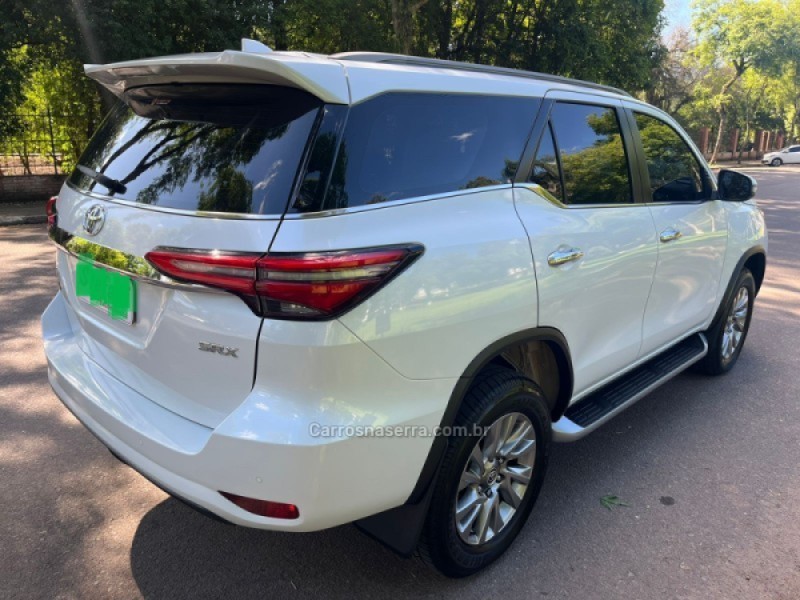 HILUX SW4 2.8 4X4 SRX PLATINUM TURBO DIESEL 4P AUTOMÁTICO - 2023 - BENTO GONçALVES