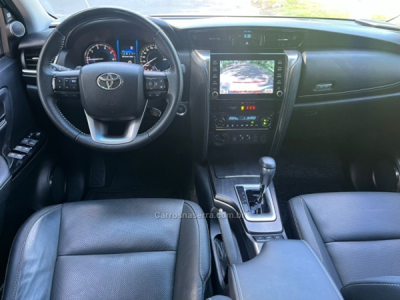 HILUX SW4 2.8 4X4 SRX PLATINUM TURBO DIESEL 4P AUTOMÁTICO - 2023 - BENTO GONçALVES