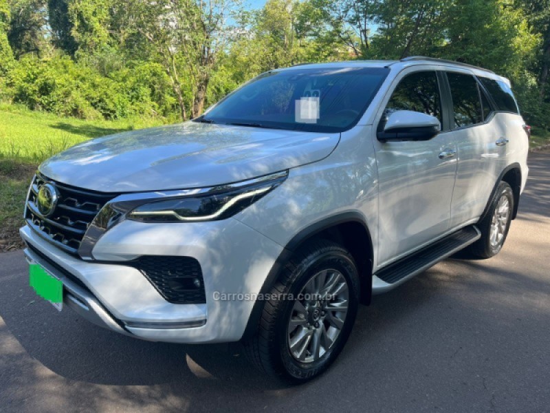 HILUX SW4 2.8 4X4 SRX PLATINUM TURBO DIESEL 4P AUTOMÁTICO - 2023 - BENTO GONçALVES