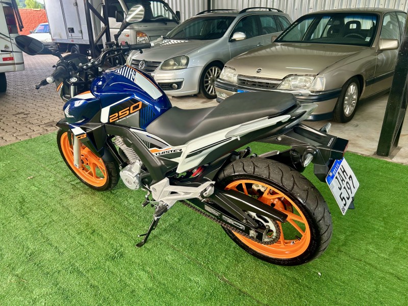 CB 250F TWISTER CBS - 2020 - SãO SEBASTIãO DO CAí