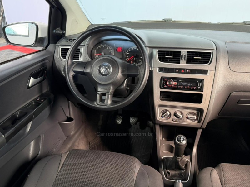 FOX 1.0 MI 8V FLEX 4P MANUAL - 2014 - VACARIA