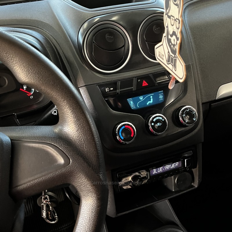 MONTANA 1.4 MPFI LS CS 8V FLEX 2P MANUAL - 2015 - VACARIA