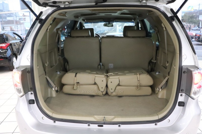 HILUX SW4 3.0 SRV 4X4 7 LUGARES 16V TURBO INTERCOOLER DIESEL 4P AUTOMÁTICO - 2014 - CAXIAS DO SUL