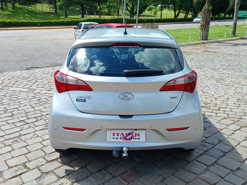 HB20 1.0 COMFORT 12V FLEX 4P MANUAL - 2015 - FLORES DA CUNHA