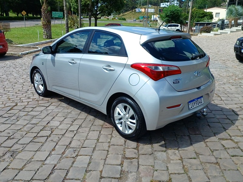 HB20 1.0 COMFORT 12V FLEX 4P MANUAL - 2015 - FLORES DA CUNHA