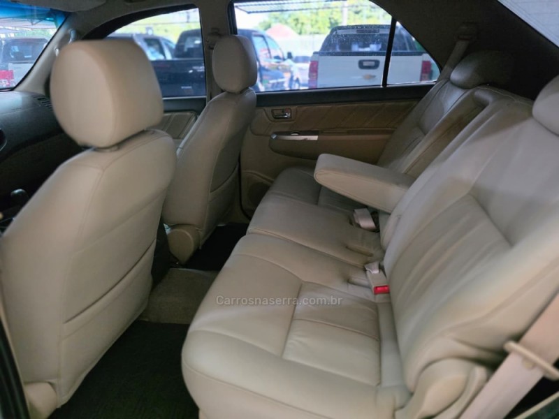 HILUX SW4 2.7 SR 4X2 16V FLEX 4P AUTOMÁTICO - 2013 - SAPUCAIA DO SUL