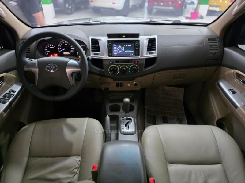 HILUX SW4 2.7 SR 4X2 16V FLEX 4P AUTOMÁTICO - 2013 - SAPUCAIA DO SUL