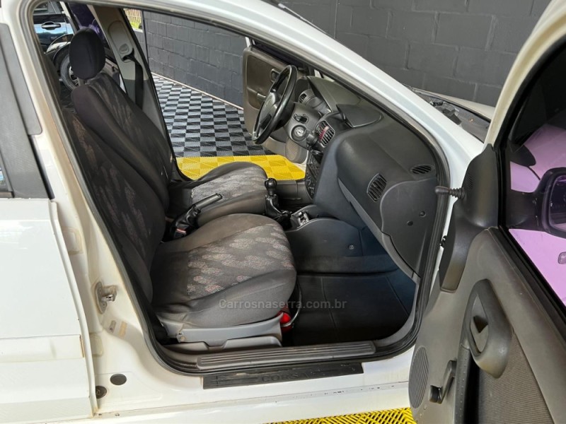 CORSA 1.0 MPFI 8V GASOLINA 4P MANUAL - 2003 - CAXIAS DO SUL