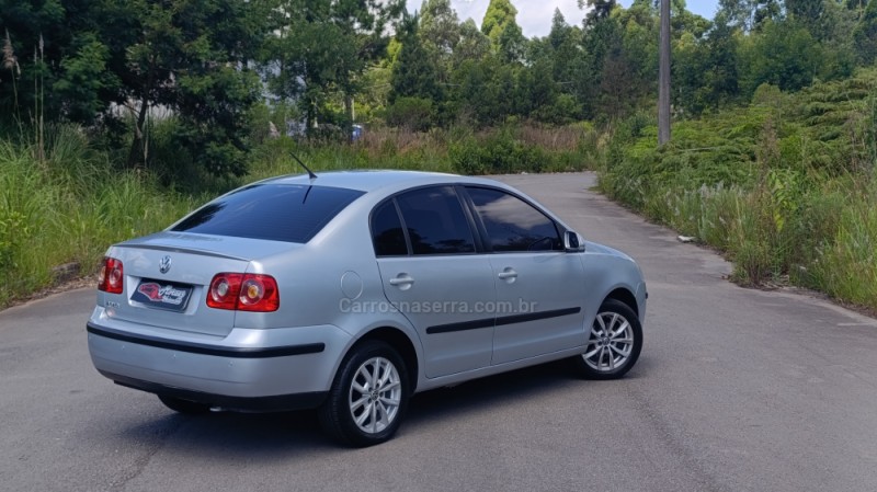 POLO 1.6 MI COMFORTLINE 8V FLEX 4P MANUAL - 2010 - CAXIAS DO SUL