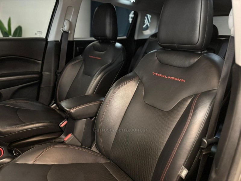 COMPASS 2.0 16V DIESEL TRAILHAWK 4X4 AUTOMÁTICO - 2019 - CARLOS BARBOSA