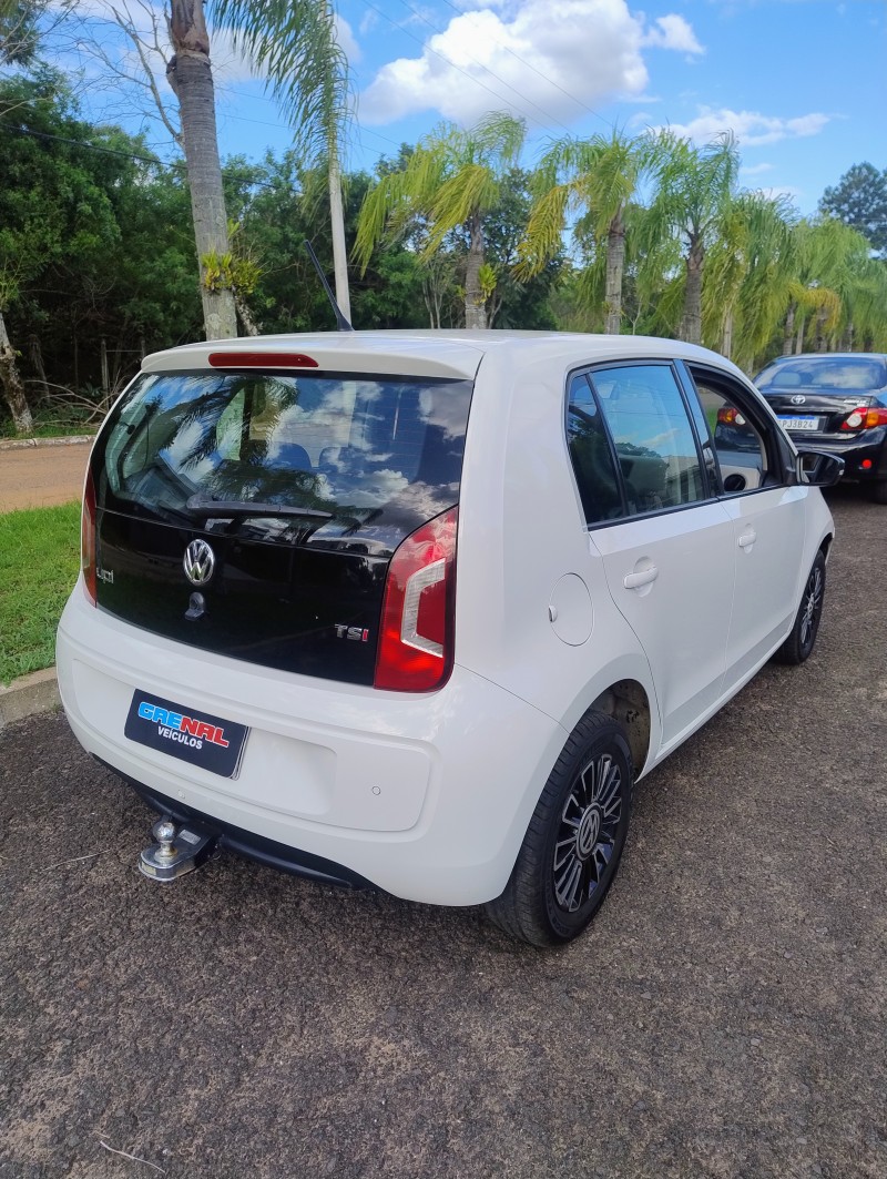 UP 1.0 TSI MOVE UP 12V FLEX 4P MANUAL - 2016 - CAMPO BOM