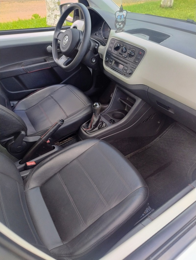 UP 1.0 TSI MOVE UP 12V FLEX 4P MANUAL - 2016 - CAMPO BOM