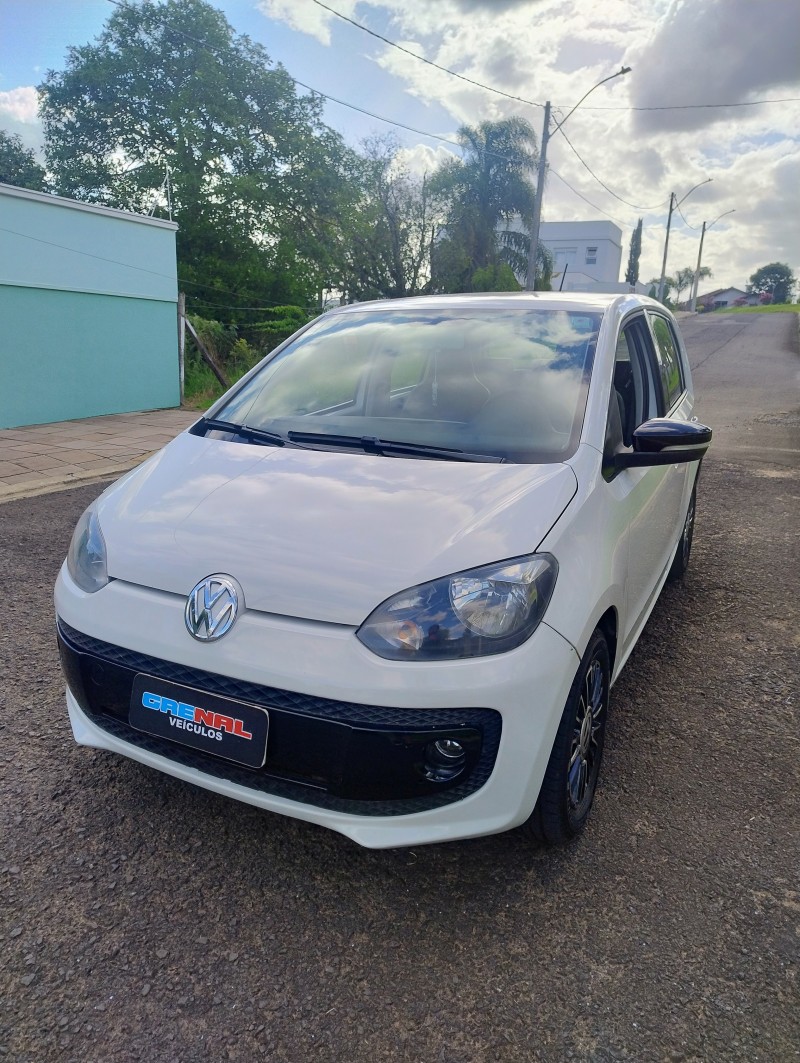 UP 1.0 TSI MOVE UP 12V FLEX 4P MANUAL - 2016 - CAMPO BOM