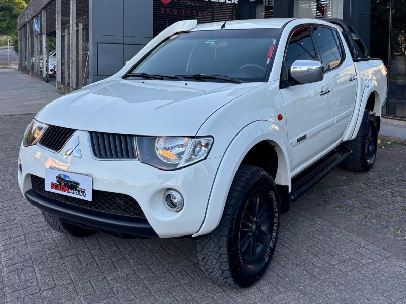 MITSUBISHI - L200 TRITON 3.2 HPE 4X4 CD 16V TURBO INTERCOOLER DIESEL 4P AUTOMÁTICO - 2009/2009 - Branca - R$ 92.900,00