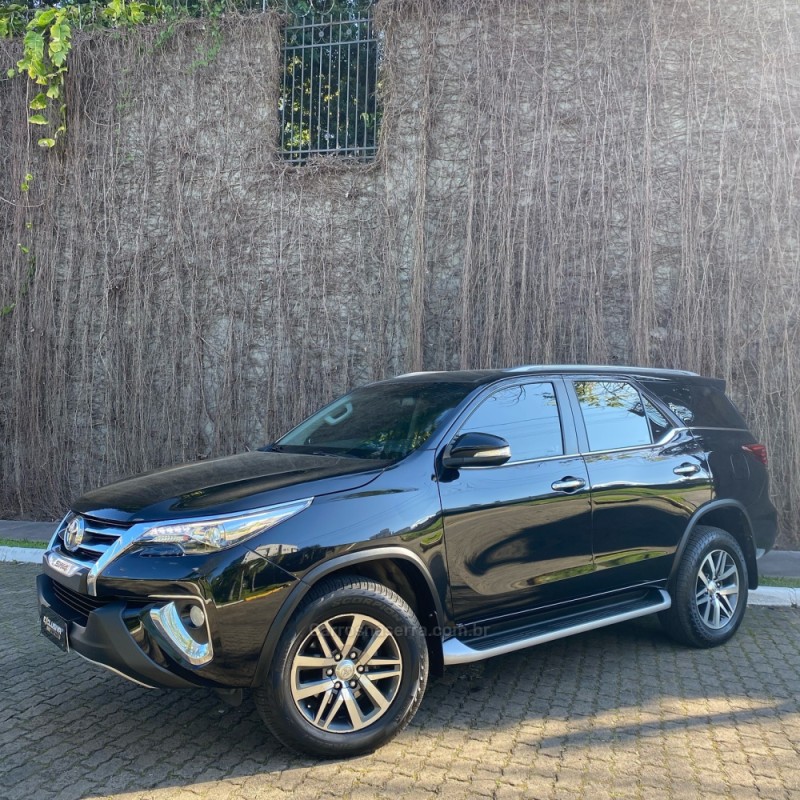 hilux sw4 2.8 4x4 srx platinum turbo 7 lugares diesel 4p automatico 2018 montenegro