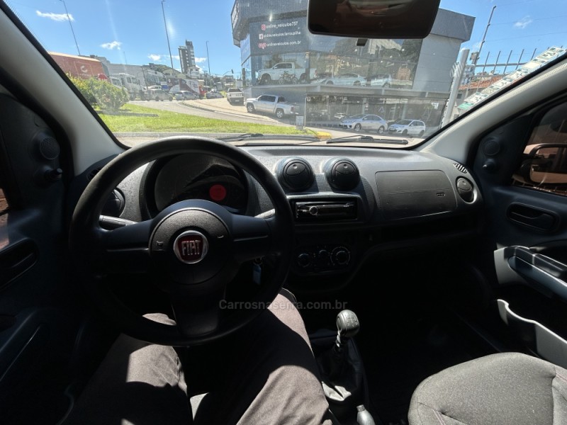 UNO 1.4 EVO SPORTING 8V FLEX 4P MANUAL - 2014 - FARROUPILHA