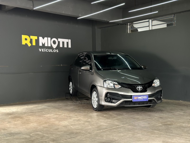 ETIOS 1.5 X PLUS 16V FLEX 4P AUTOMÁTICO