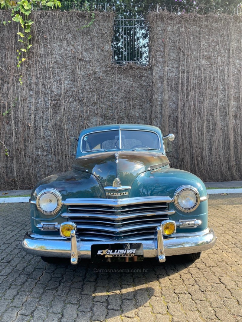 VALIANT 3.7 6CIL. HARDTOP 2P GASOLINA MANUAL - 1948 - MONTENEGRO