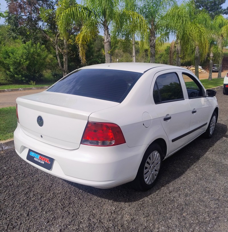 VOYAGE 1.0 I TREND 16V FLEX 4P MANUAL - 2010 - CAMPO BOM