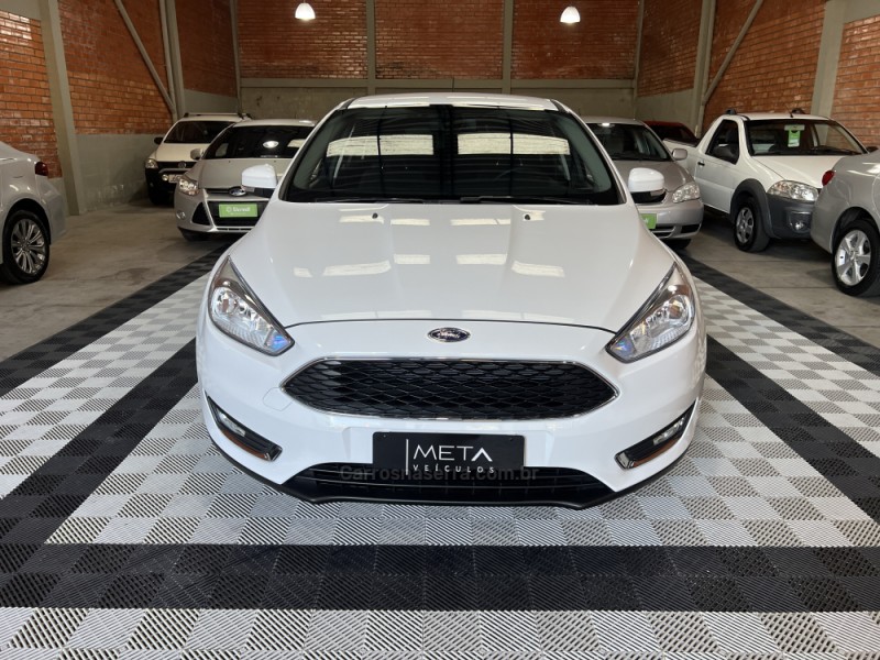 FOCUS 1.6 SE 16V FLEX 4P MANUAL - 2016 - BENTO GONçALVES