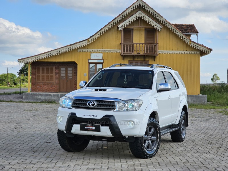 HILUX SW4 3.0 SRV 4X4 7 LUGARES 16V TURBO INTERCOOLER DIESEL 4P AUTOMÁTICO - 2009 - ANTôNIO PRADO