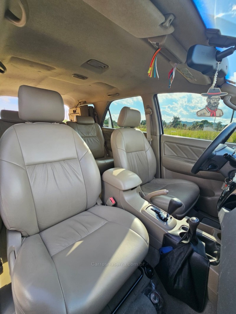 HILUX SW4 3.0 SRV 4X4 7 LUGARES 16V TURBO INTERCOOLER DIESEL 4P AUTOMÁTICO - 2009 - ANTôNIO PRADO