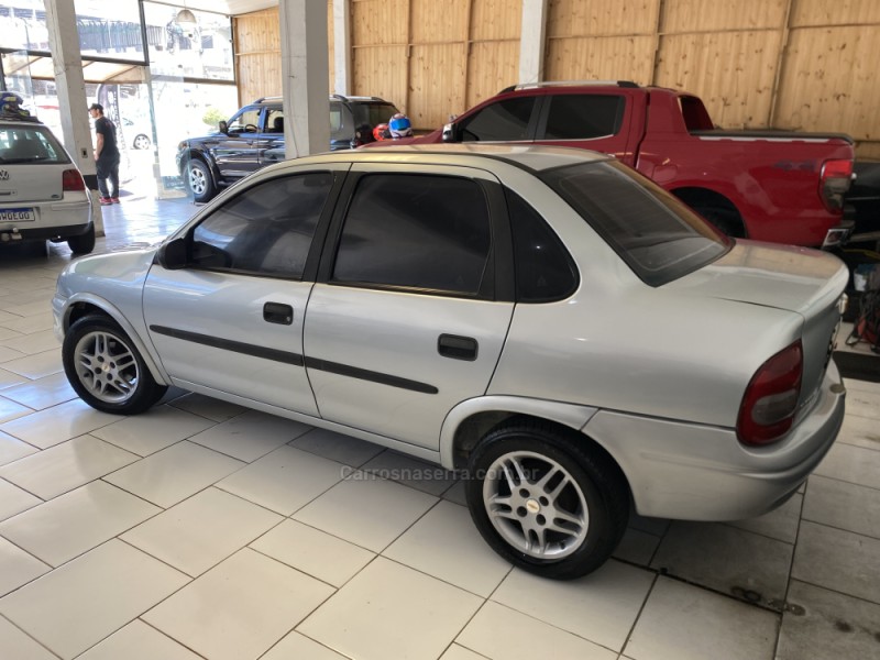 CORSA 1.0 MPFI CLASSIC SEDAN LIFE 8V FLEX 4P MANUAL - 2010 - CAXIAS DO SUL