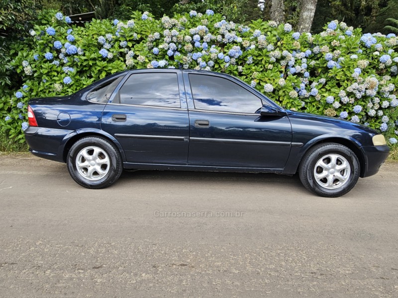 CHEVROLET - VECTRA - 1998/1999 - Azul - R$ 26.000,00