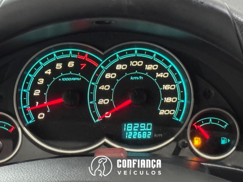 CELTA 1.0 MPFI LT 8V FLEX 4P MANUAL - 2015 - BENTO GONçALVES