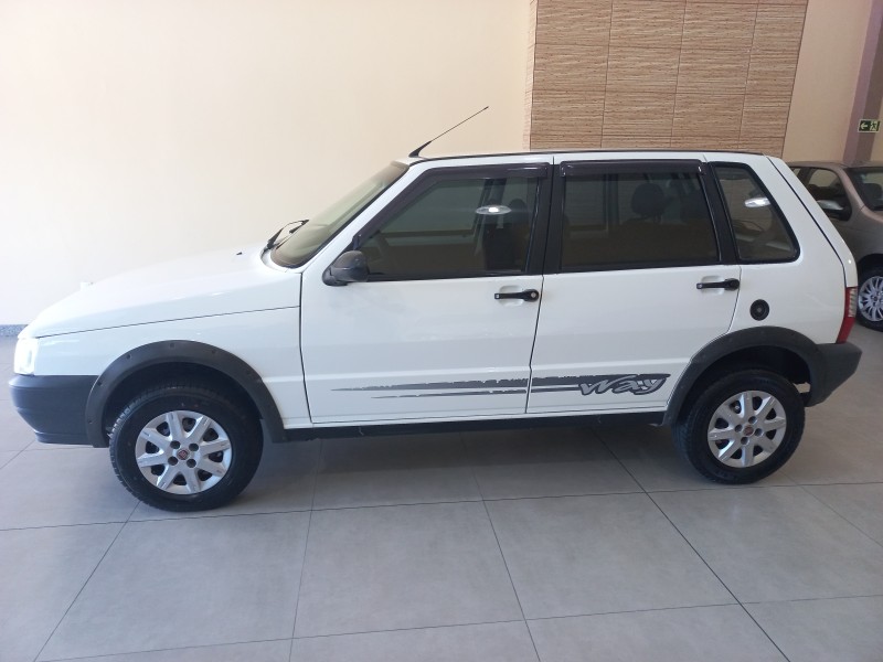 FIAT - UNO - 2009/2010 - Branca - R$ 27.000,00
