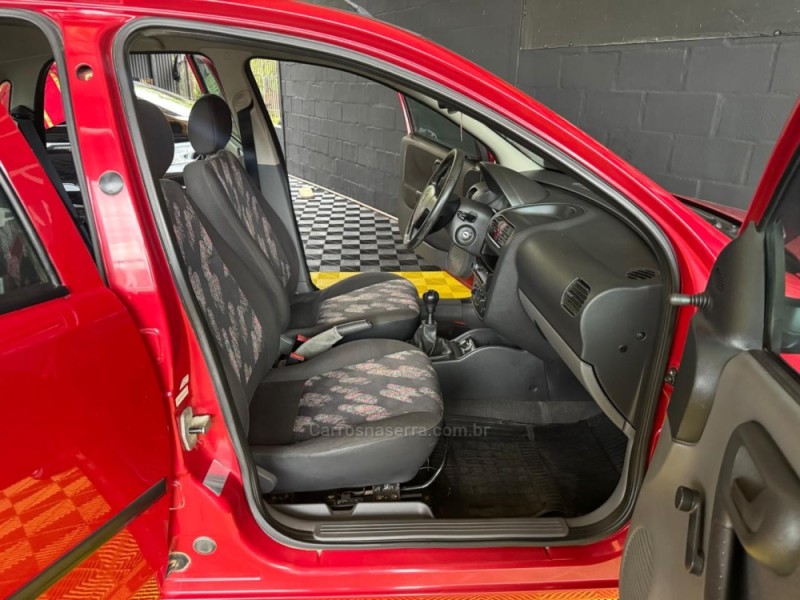 CORSA 1.0 MPFI MAXX 8V GASOLINA 4P MANUAL - 2005 - CAXIAS DO SUL