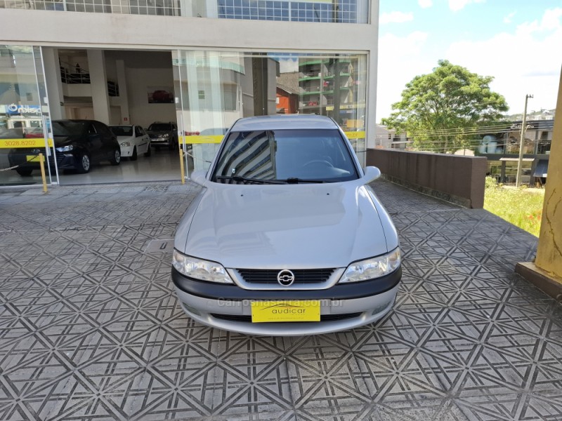VECTRA 2.0 MPFI GLS 8V GASOLINA 4P MANUAL - 2018 - CAXIAS DO SUL