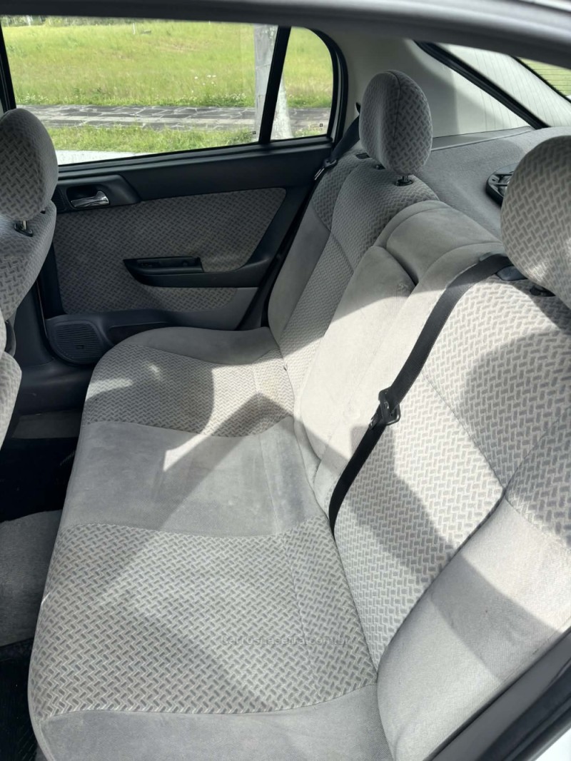 ASTRA 2.0 MPFI CD 8V GASOLINA 4P MANUAL - 2004 - CARLOS BARBOSA