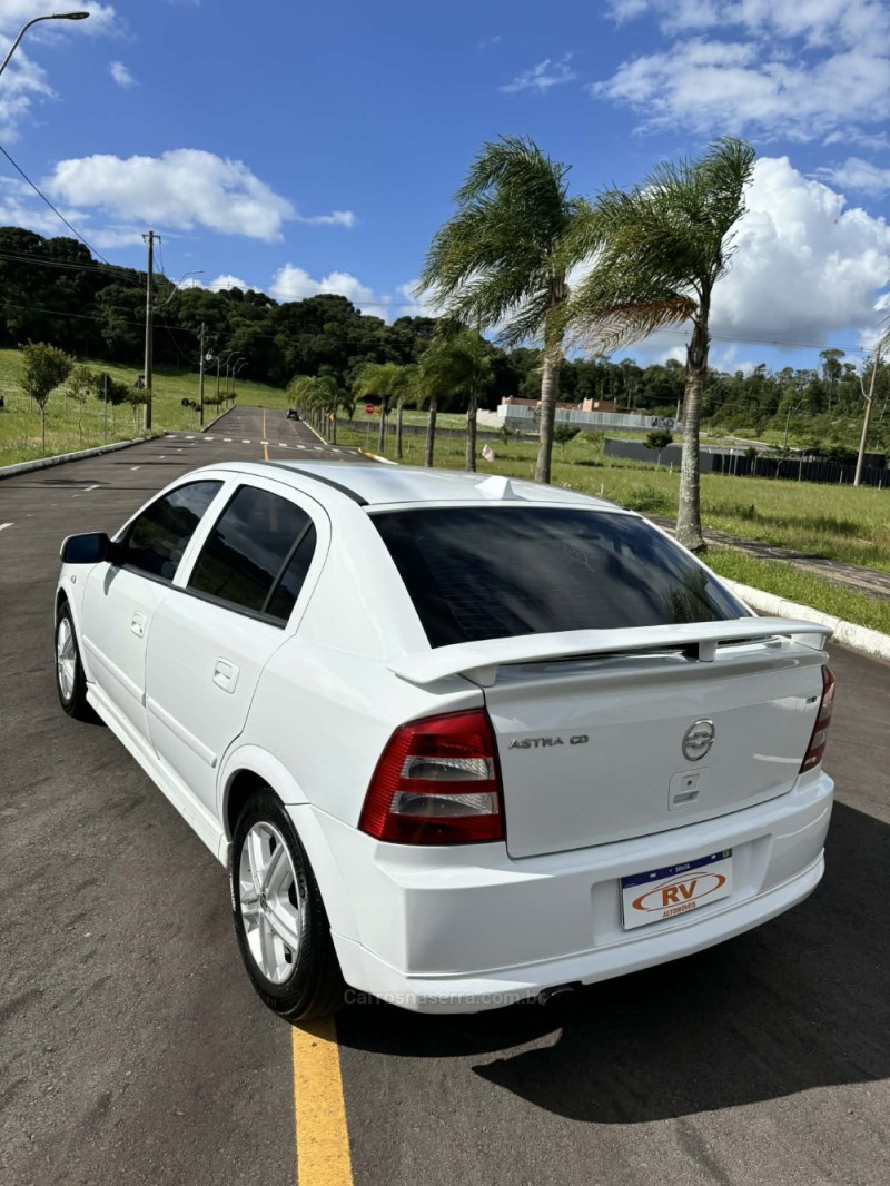 ASTRA 2.0 MPFI CD 8V GASOLINA 4P MANUAL - 2004 - CARLOS BARBOSA