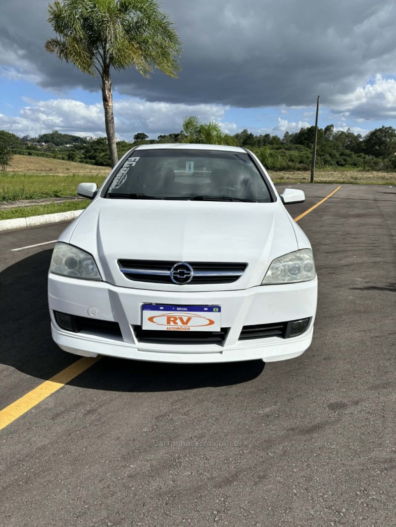 ASTRA 2.0 MPFI CD 8V GASOLINA 4P MANUAL - 2004 - CARLOS BARBOSA