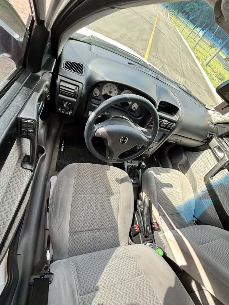 ASTRA 2.0 MPFI CD 8V GASOLINA 4P MANUAL - 2004 - CARLOS BARBOSA