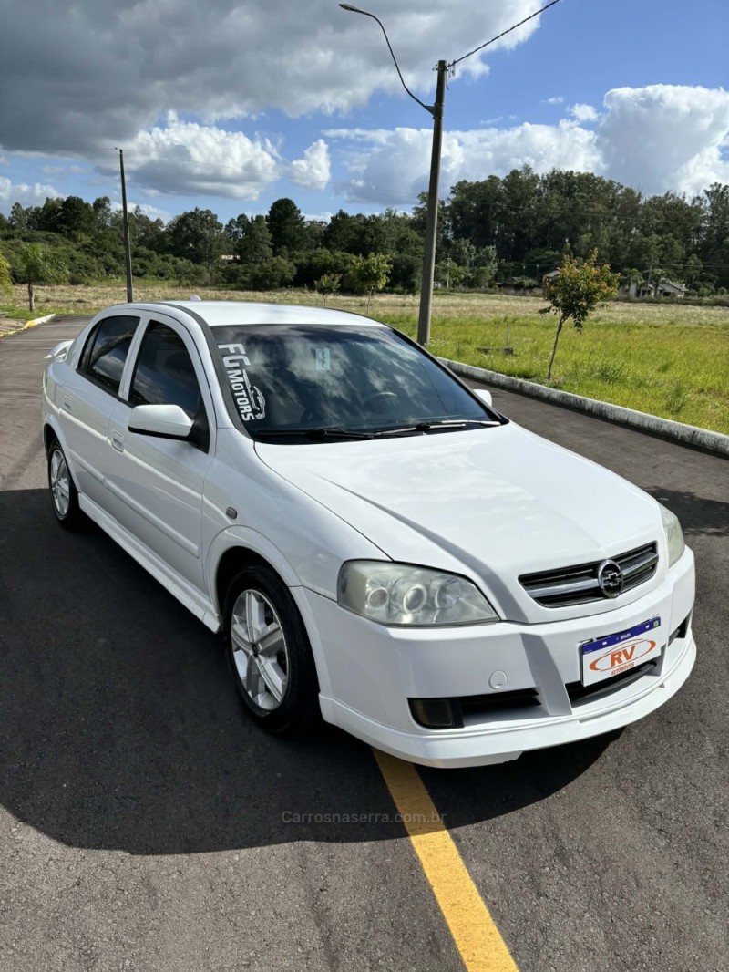ASTRA 2.0 MPFI CD 8V GASOLINA 4P MANUAL - 2004 - CARLOS BARBOSA