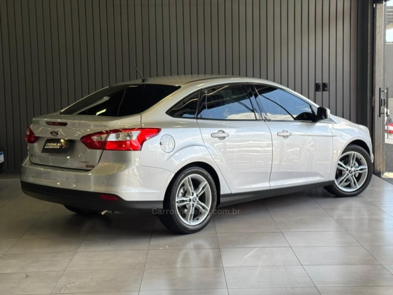 FOCUS 2.0 16V FLEX 4P AUTOMÁTICO - 2014 - DOIS IRMãOS