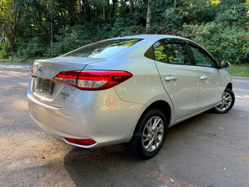 YARIS 1.5 XS CONNECT SEDAN 16V FLEX 4P AUTOMÁTICO - 2024 - DOIS IRMãOS