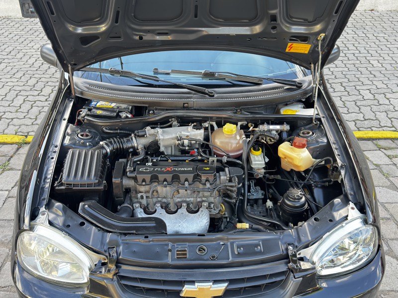 CLASSIC 1.0 MPFI VHC LIFE 8V GASOLINA 4P MANUAL - 2006 - CAXIAS DO SUL