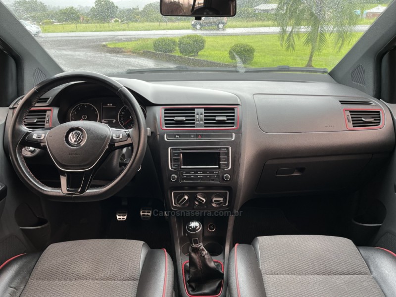 FOX 1.6 MI ROCK IN RIO 8V FLEX 4P MANUAL - 2016 - BOM PRINCíPIO